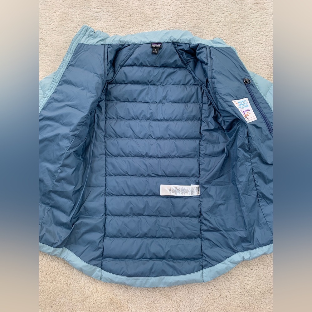 Patagonia Girls Size L, 12, Drop-Tail Down Sweater Puffer Coat in Thermal Blue - Picture 4 of 10